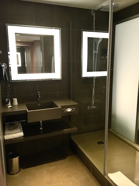 Bad im Novotel am Gare de Lyon